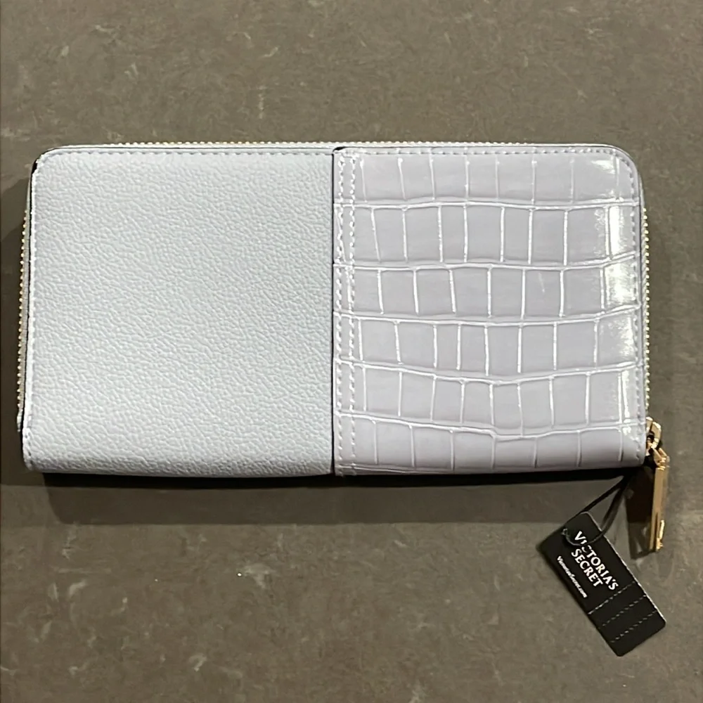 Victoria’s Secret Faux Leather and Faux Crocodile Zip Around Wallet NWT - Picture 11 of 13